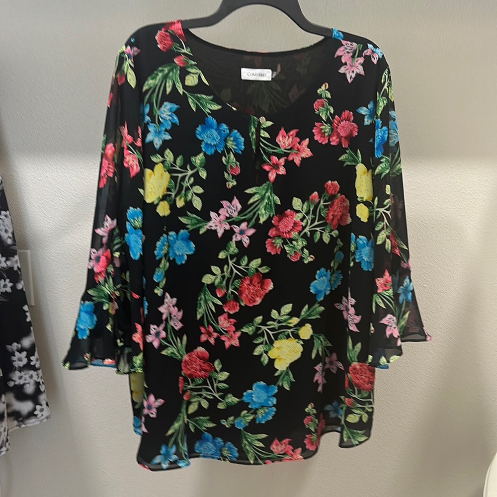 Calvin Klein Black Floral Top - 2X